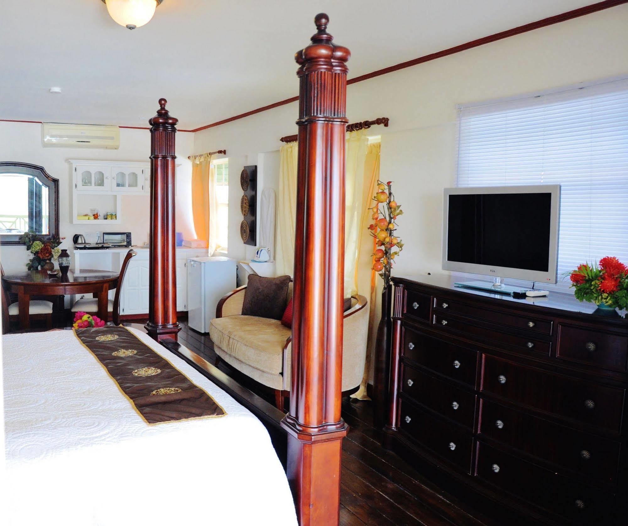 Beachcombers Hotel Saint Vincent 外观 照片